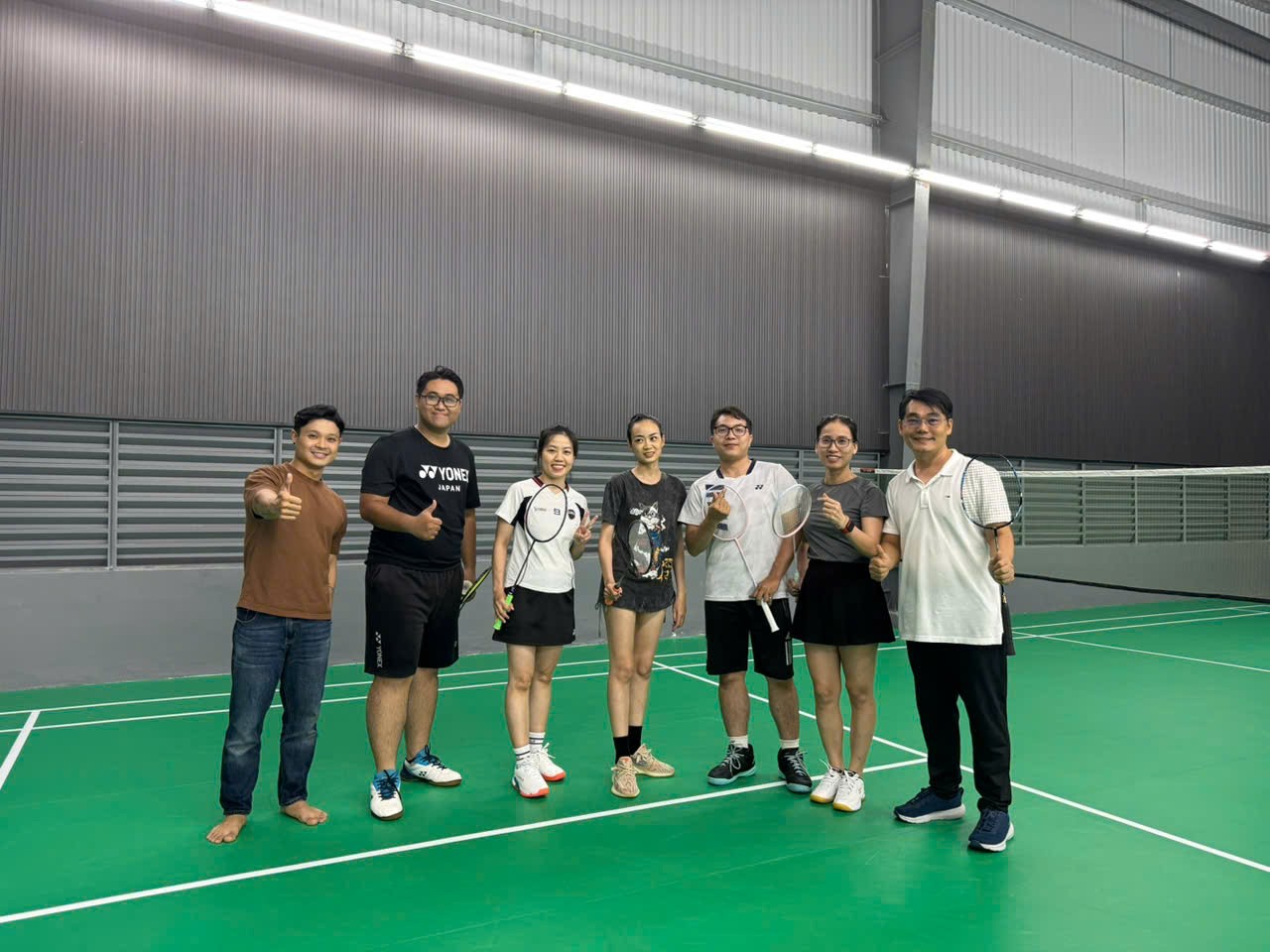 Biểu tượng câu lạc bộ cầu lông Phong Vũ thể hiện sự nhanh nhẹn