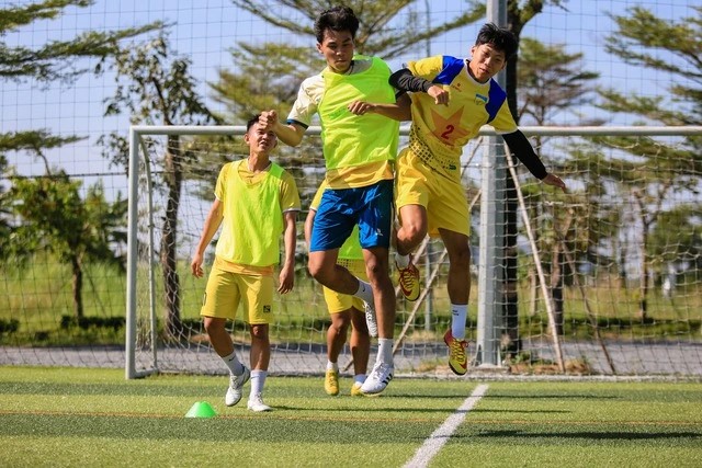 Sân bóng đá HUTECH được khánh thành năm 2020 với chất lượng mặt cỏ vượt trội