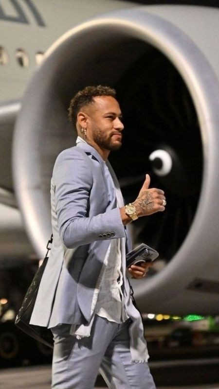 Thời trang sân bay đẳng cấp và thời thượng của Neymar