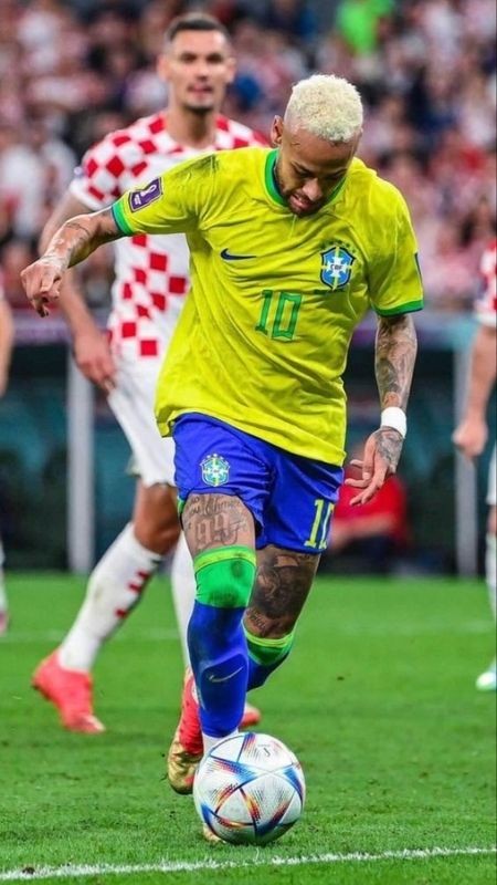 Đường bóng cong tuyệt mỹ từ đôi chân ma thuật của Neymar