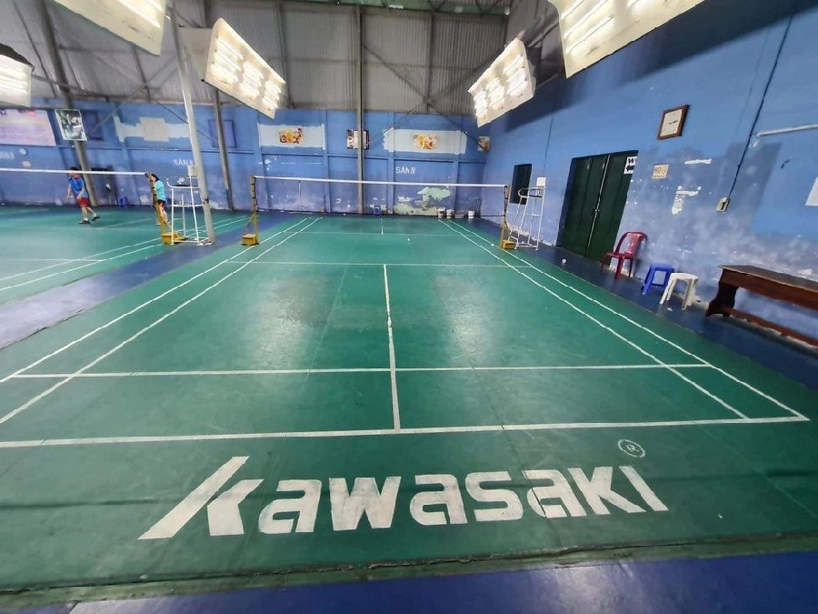 Sân cầu lông Đầu Máy Xe Lửa rộng rãi thoáng mát