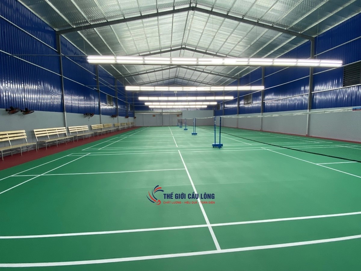 CLB Cầu Lông Kim Đồng với thảm xanh tiêu chuẩn