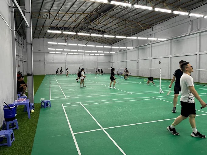 Sân cầu lông Thành Phát với quy mô khủng 14 sân