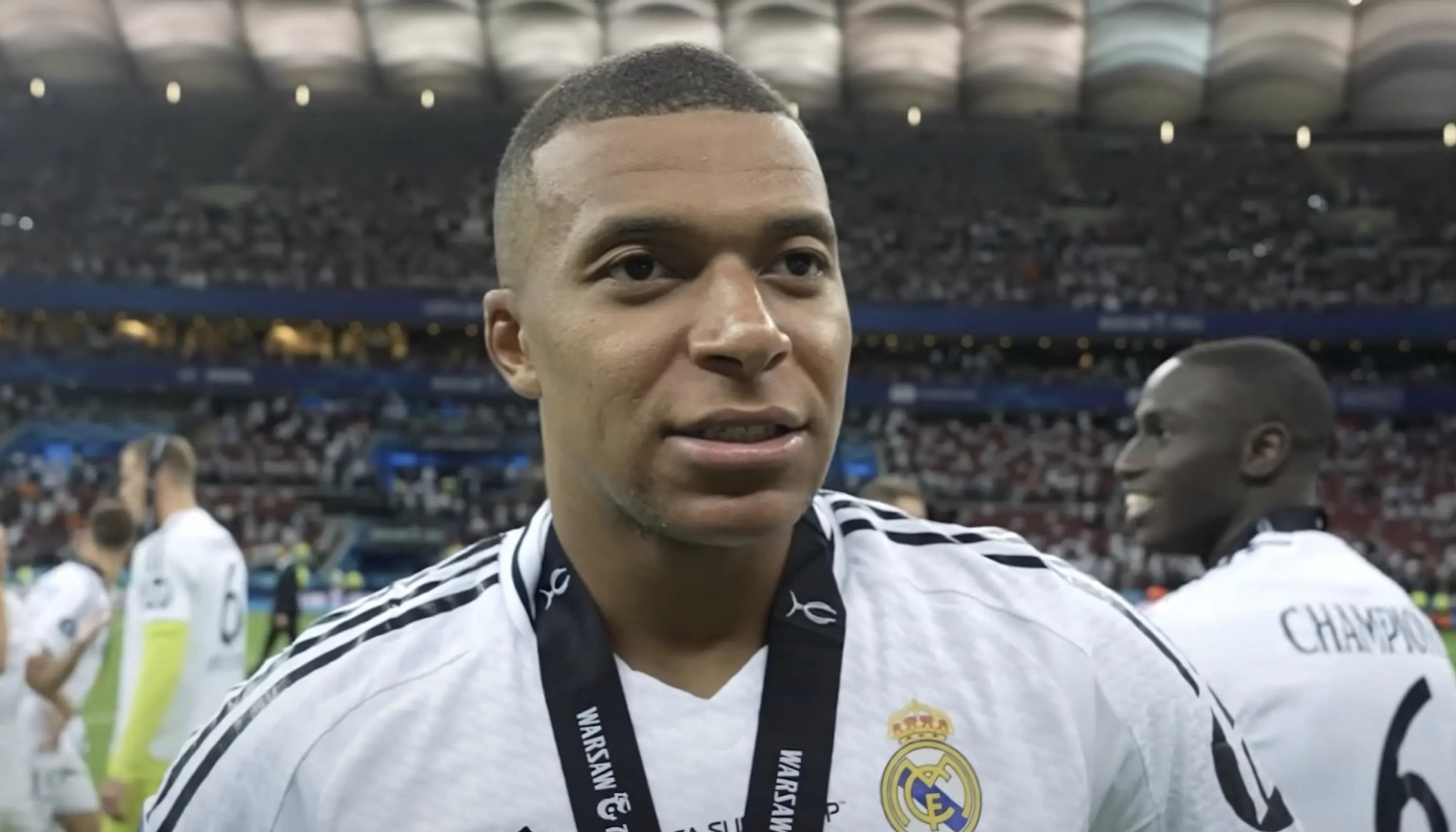 Mbappé và ánh đèn sân khấu