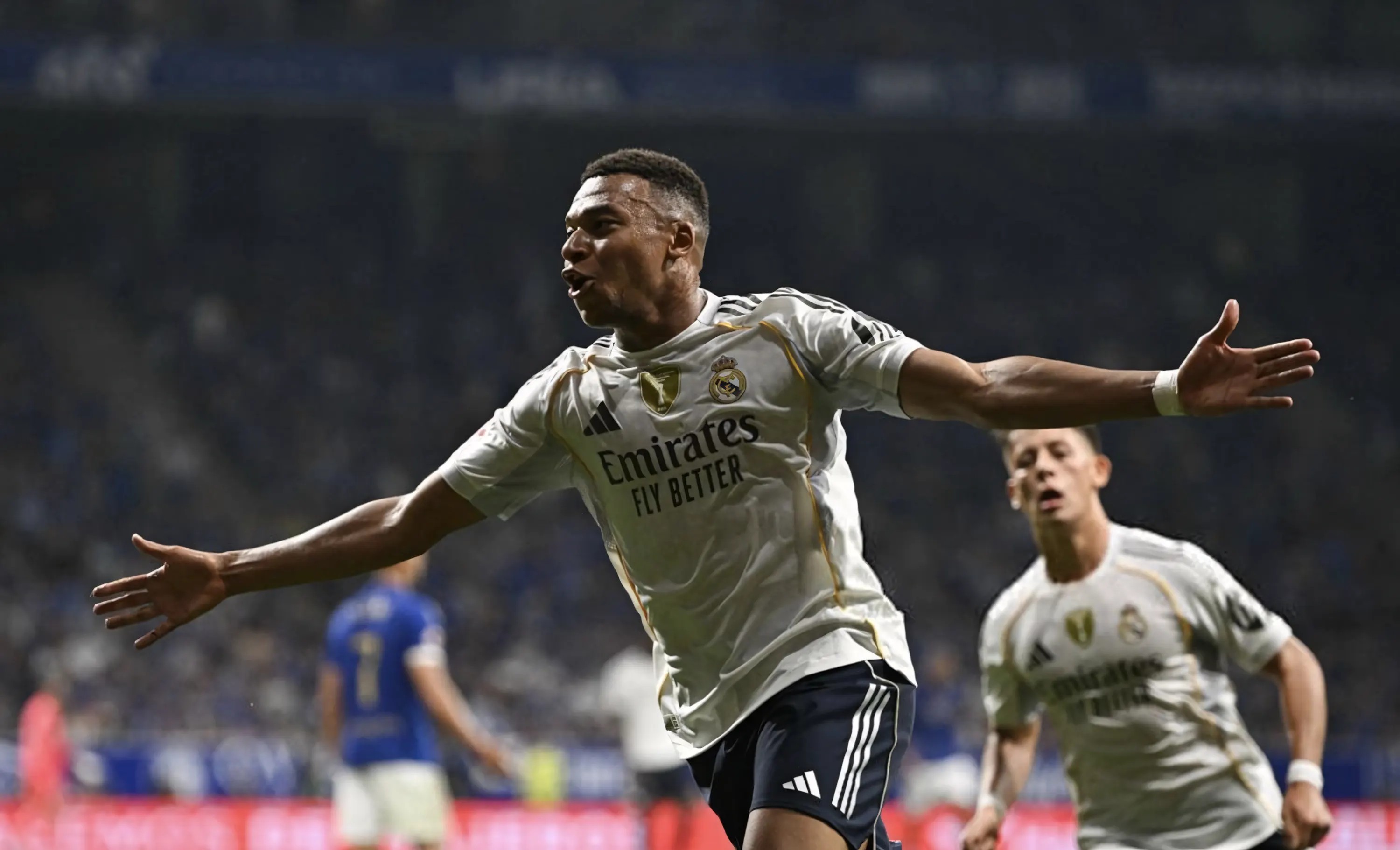 Hình nền máy tính Mbappé phong cách dark mode