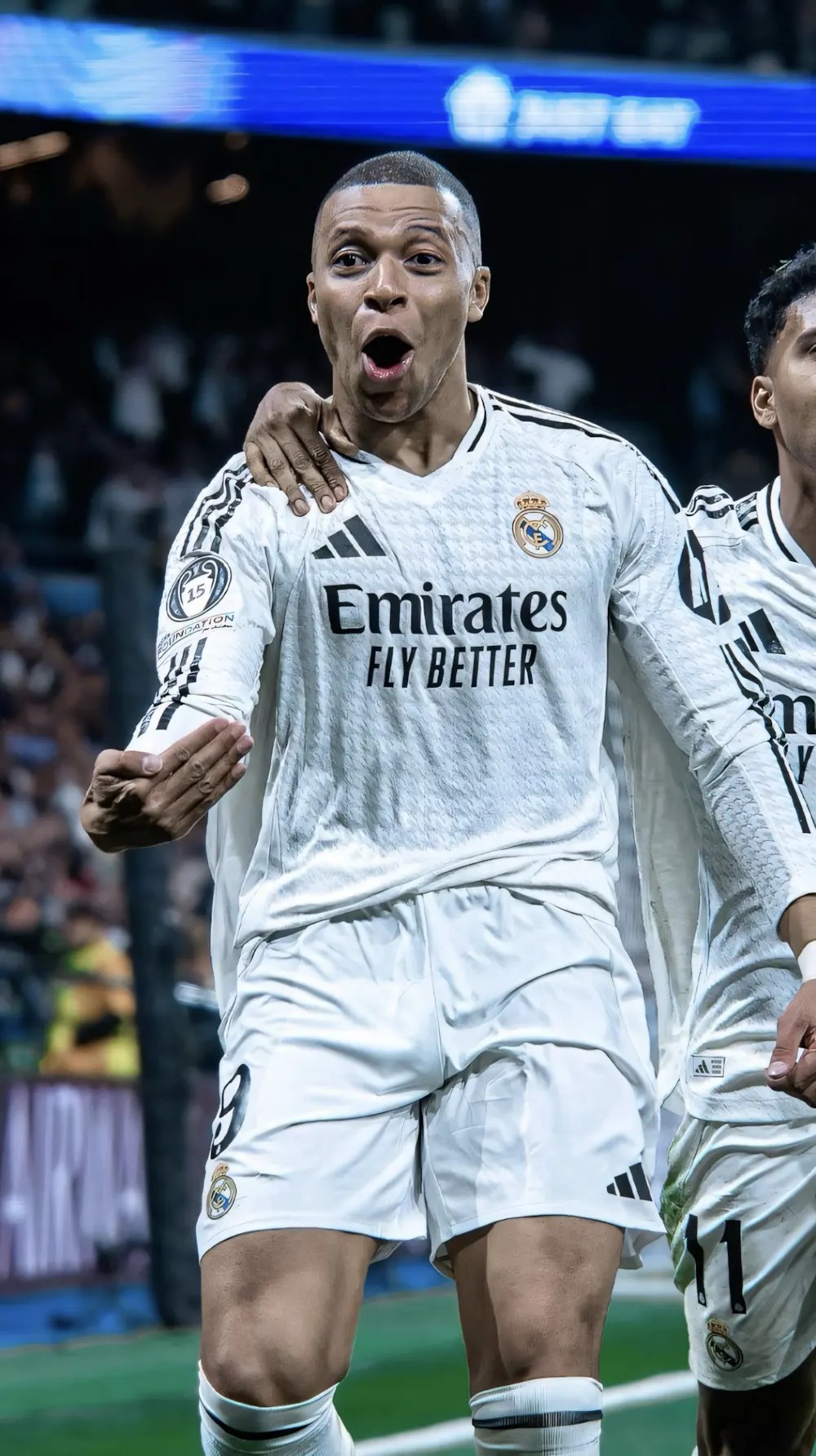 Hình nền Mbappé Real Madrid ra mắt hoành tráng