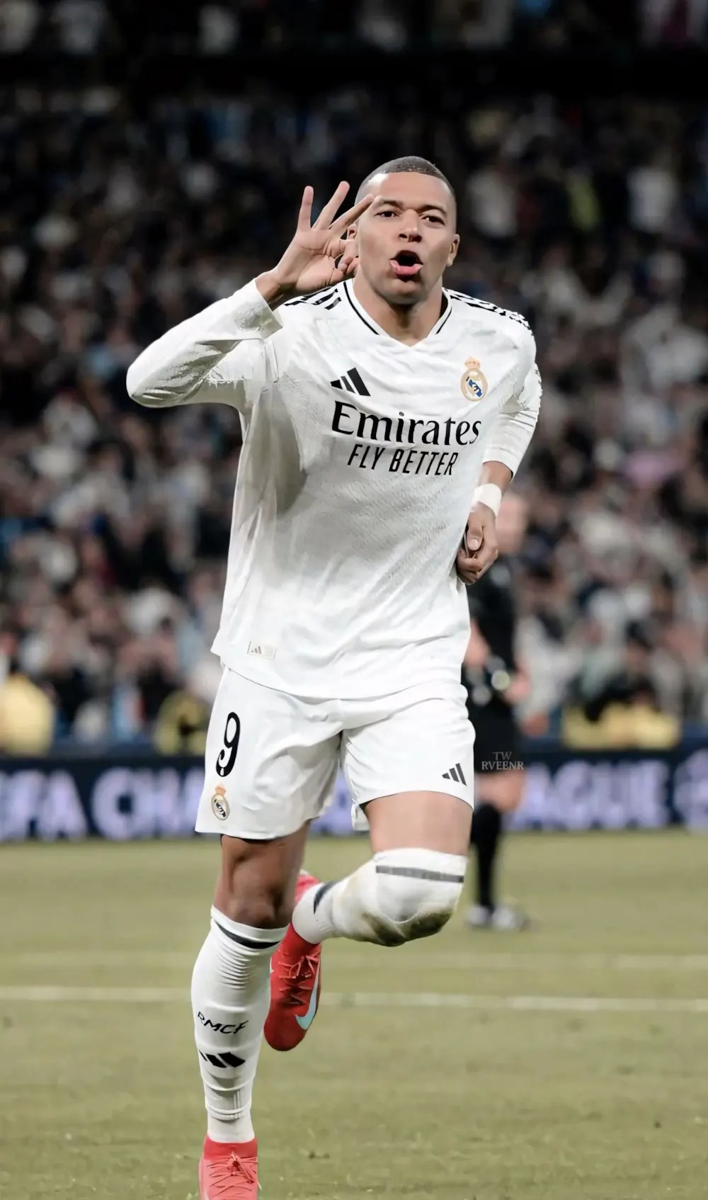 Khoảnh khắc Mbappé ghi bàn đầu tiên cho Real Madrid