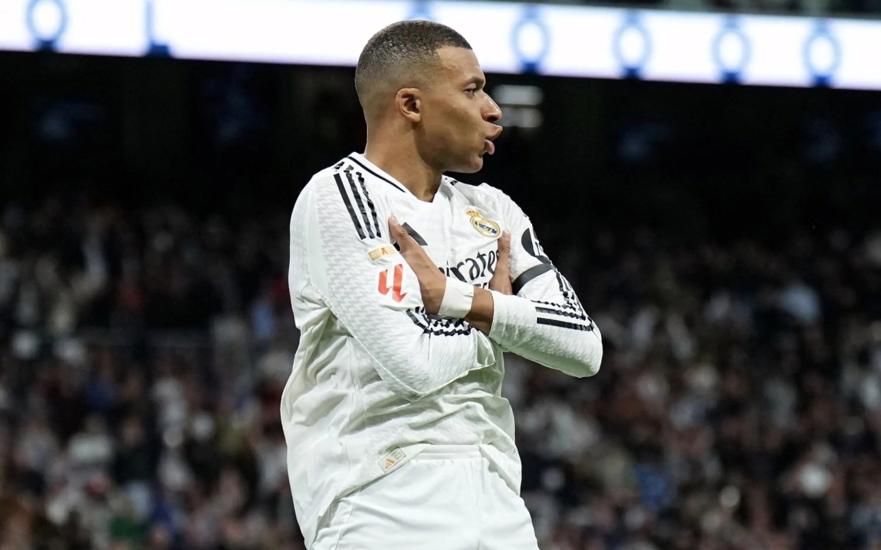 Toàn cảnh Mbappé tại sân vận động Real Madrid