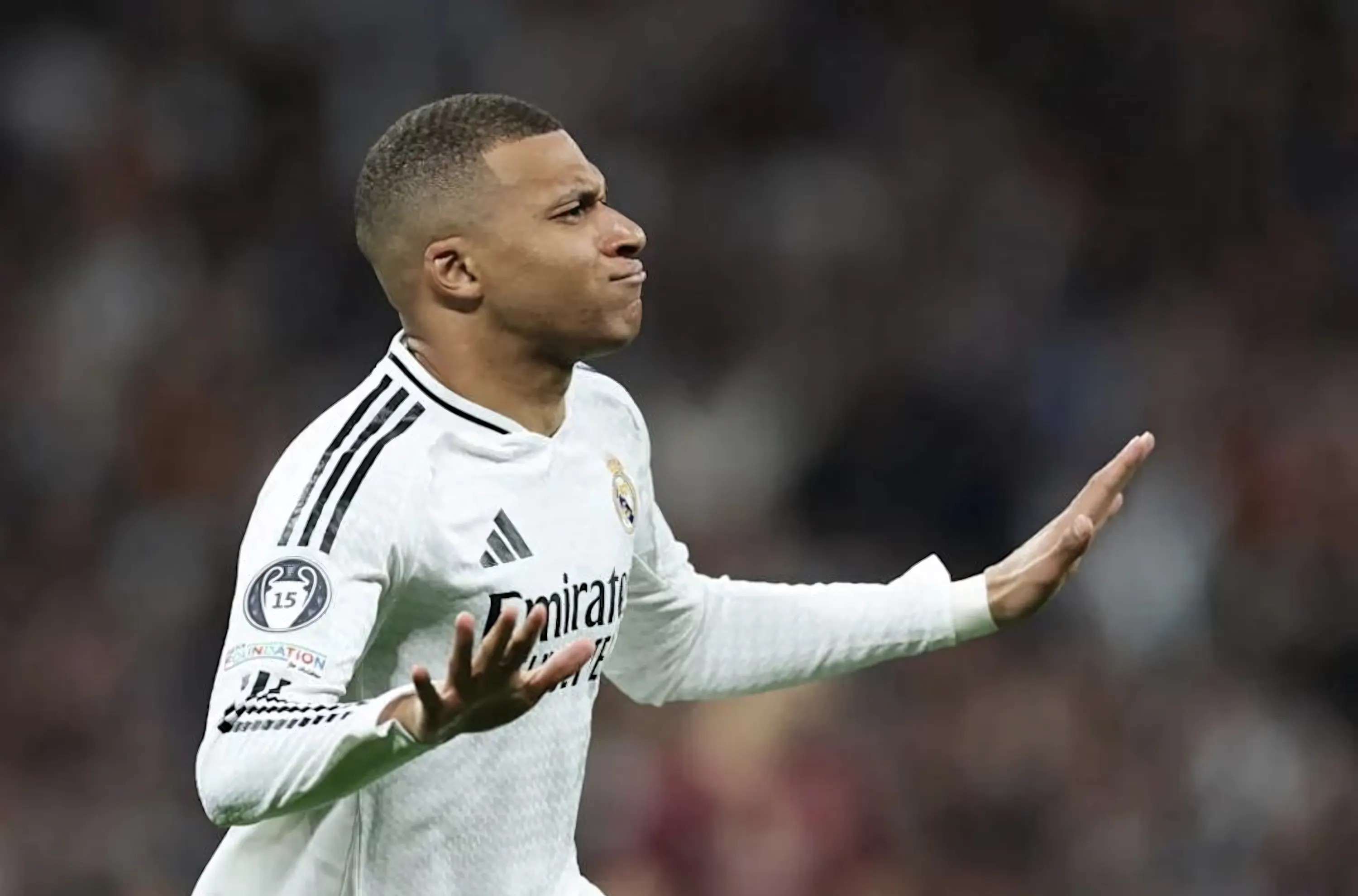 Mbappé tỏa sáng trong màu áo trắng