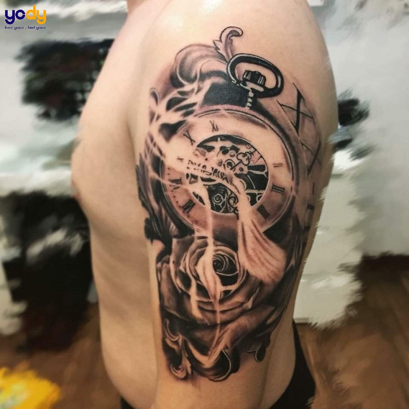 Hình xăm Châu Âu đồng hồ cổ điển