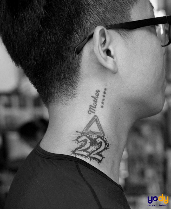 Hình xăm chữ ở cổ đẹp cho nam