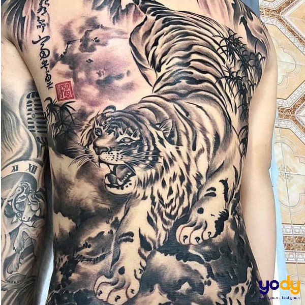 Hình xăm ở cổ nam chất