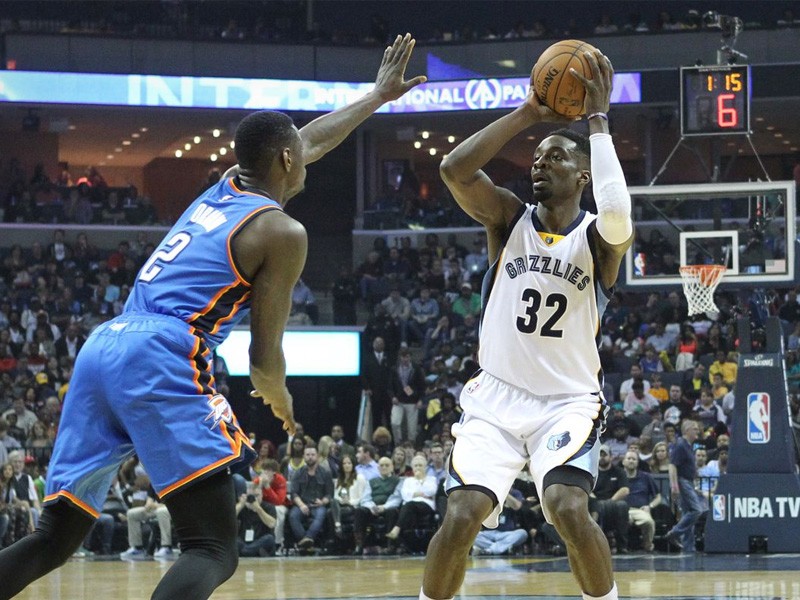 Đồng hồ 24 giây là áp lực thường trực của các cầu thủ