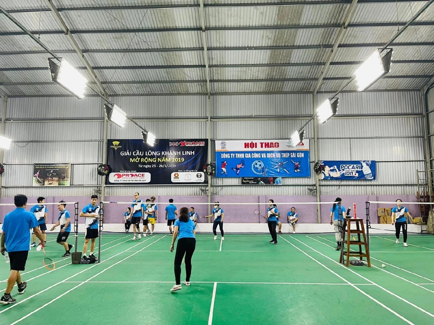 Không gian tập luyện tại Sân cầu lông Khánh Linh