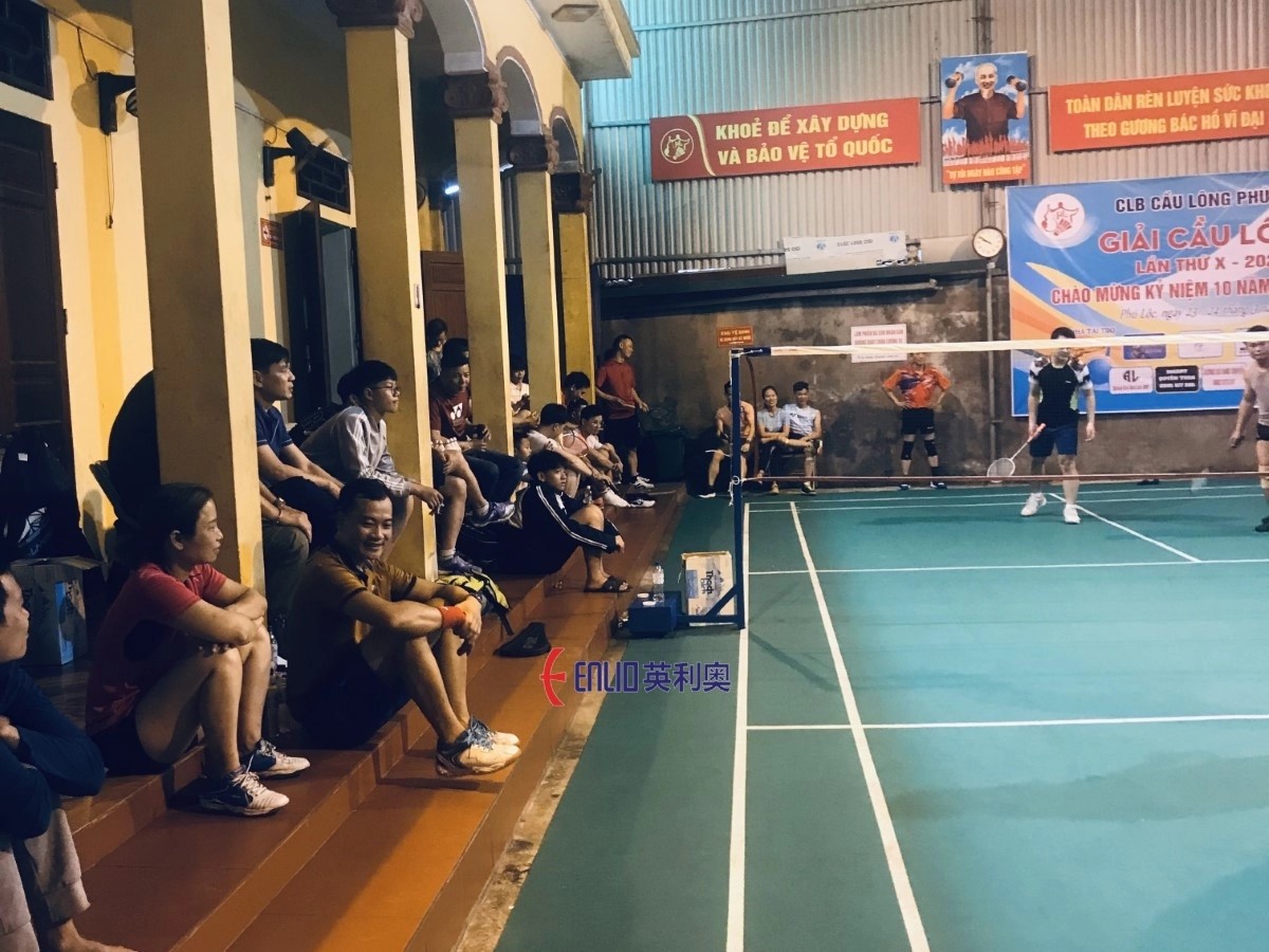 Mặt sân xanh tiêu chuẩn tại CLB Phú Lộc