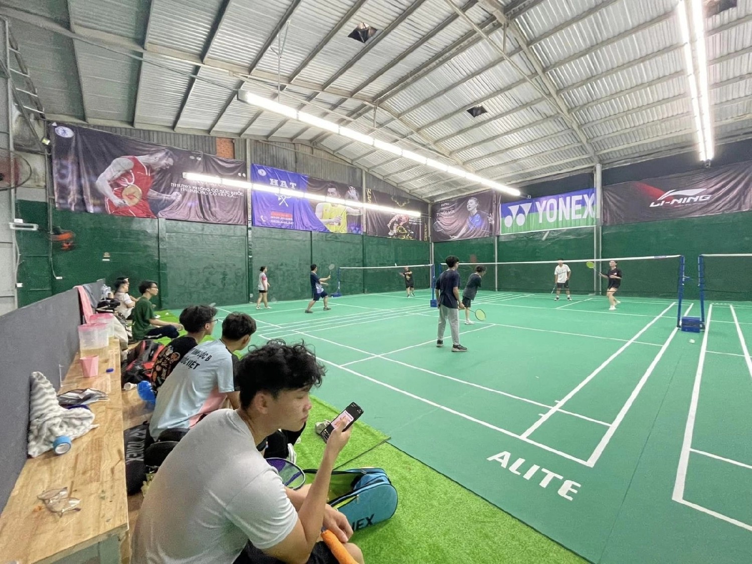 Cơ sở vật chất hiện đại bên trong sân HAT