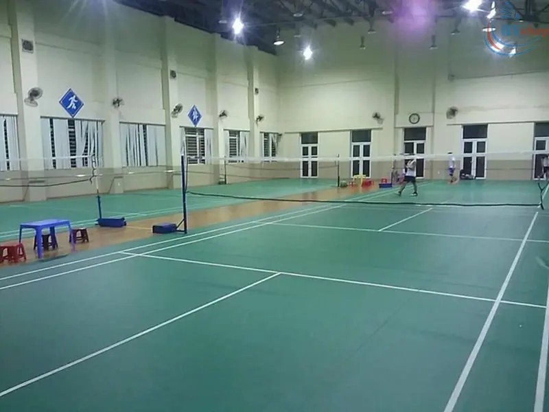 Góc nhìn tại sân cầu lông THCS Nghĩa Tân