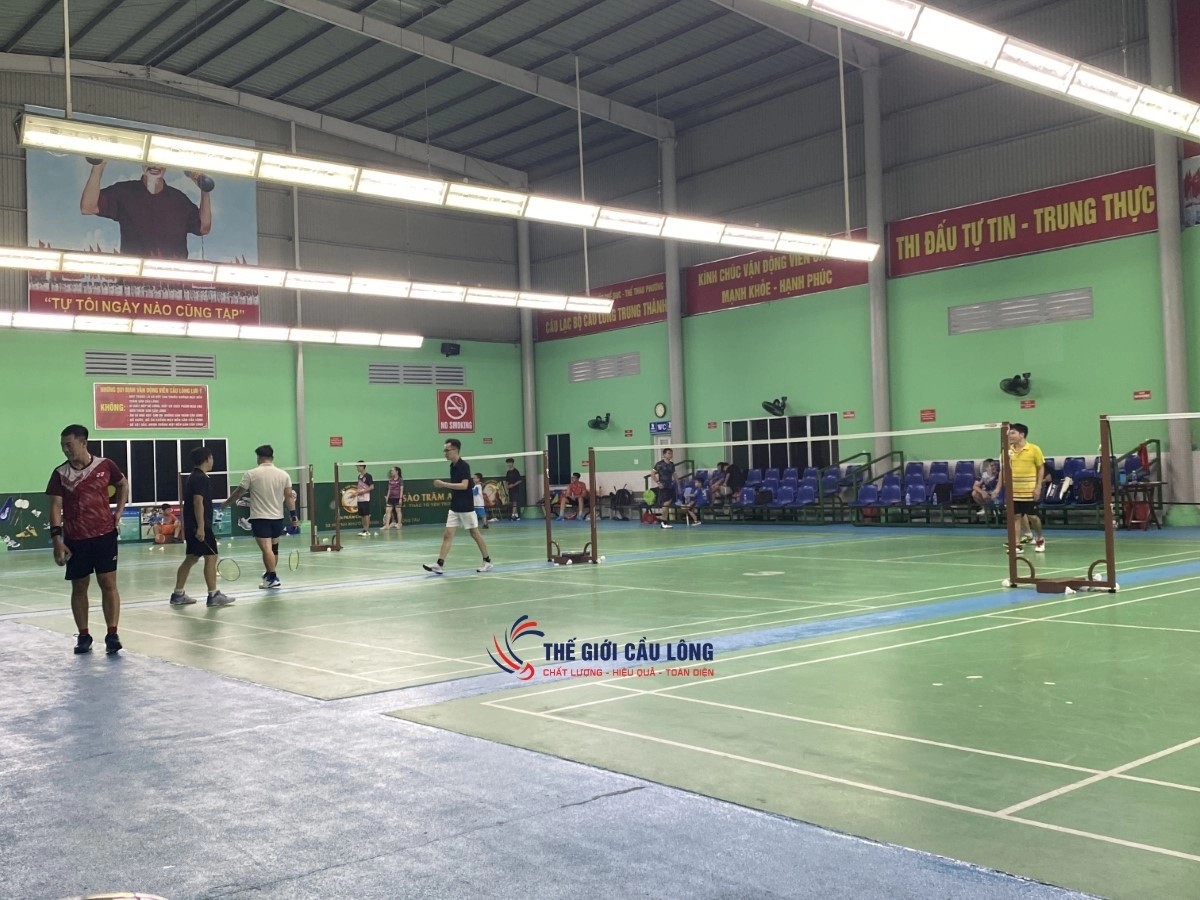 Sân Trung Thành luôn sáng đèn