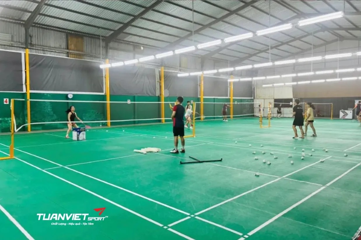 Sân Cầu Lông Uxi Badminton - Sân cầu lông Thành phố Thuận An