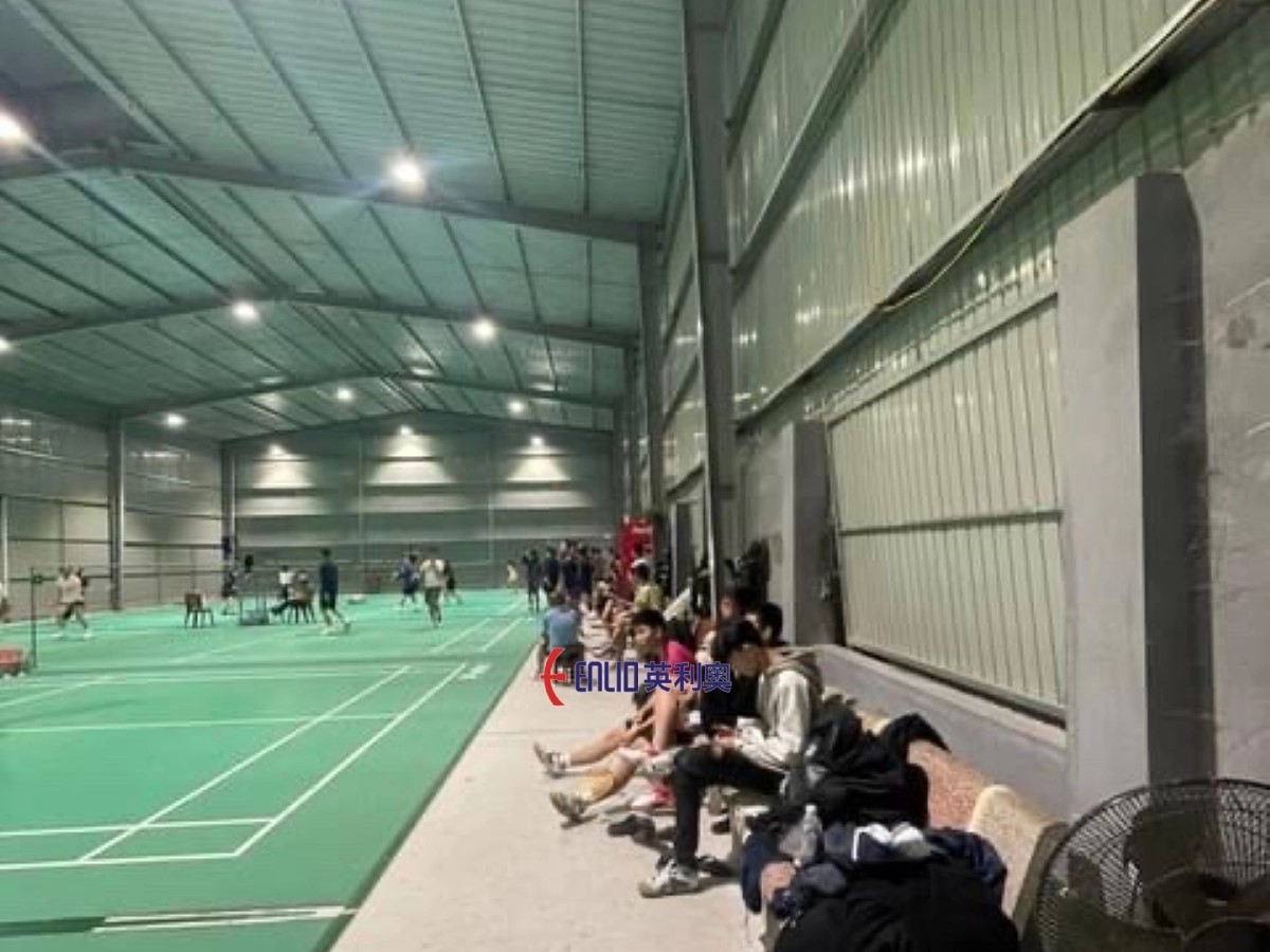 Hệ thống đèn chiếu sáng hiện đại tại sân