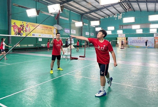 Lớp học cầu lông tại sân Kỳ Hòa