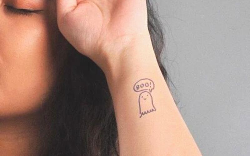 Hình xăm chú ma dễ thương thể hiện người con gái lạc quan, tràn đầy năng lượng