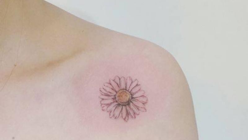 Hình xăm một bông hoa hướng dương