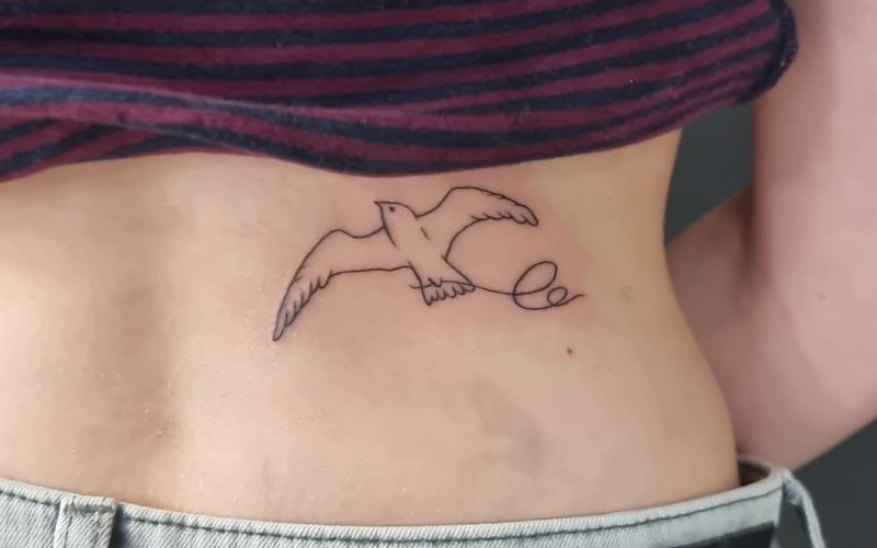 Hình xăm chim én, biểu tượng cho những niềm vui mới trong cuộc sống