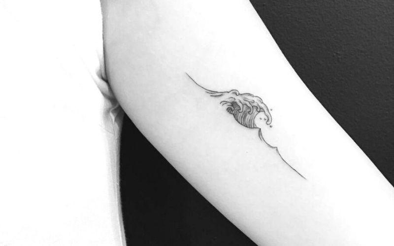 Hình xăm ngọn sóng, biểu tượng cho sự chữa lành mọi vết thương tâm hồn