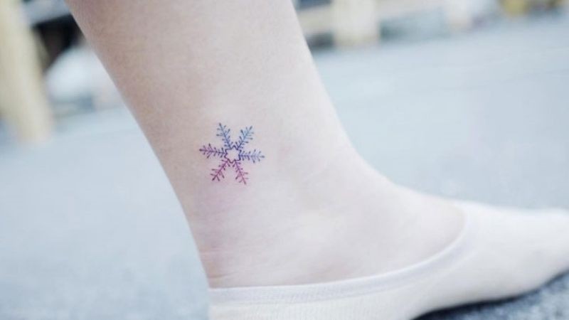 Hình xăm bông tuyết ombre tạo cảm giác lạnh lùng nhưng đẹp đẽ