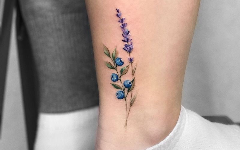 Hình xăm hoa oải hương, vẻ đẹp của sự chờ đợi trong tình yêu