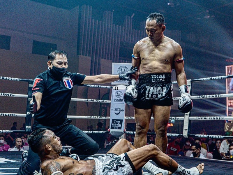 Trong luật Muay Thái, võ sĩ có tổng điểm cao hơn sau các hiệp đấu sẽ giành chiến thắng