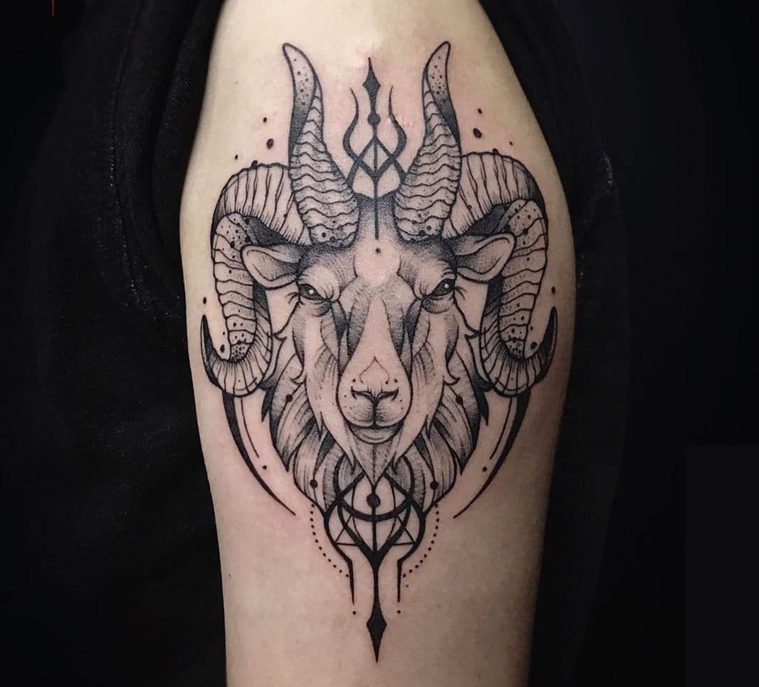 Hình xăm nam tính chủ đề biển cả và thuyền buồm hợp nam 2003