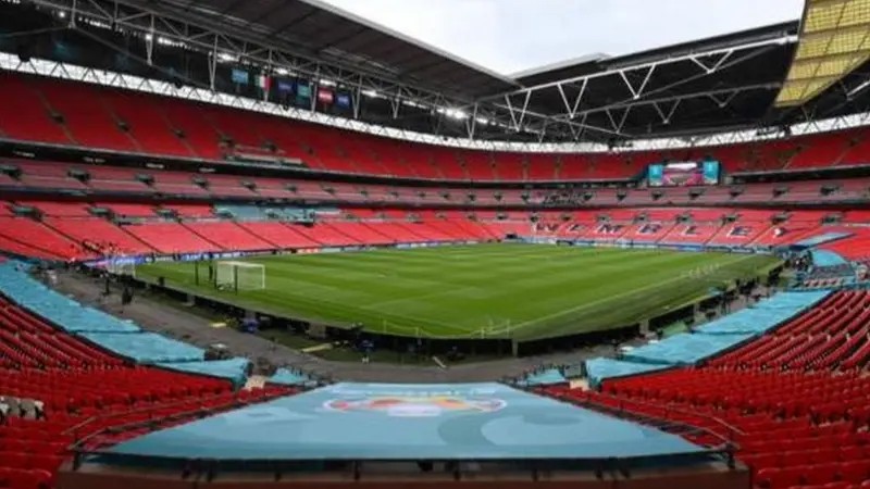 40.000 cổ động viên Anh cuồng nhiệt tại sân vận động Wembley