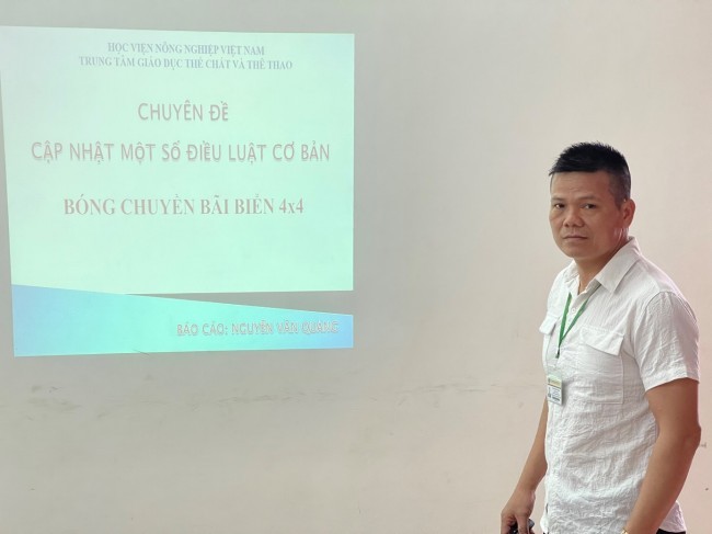 Thạc sĩ Nguyễn Văn Quảng trình bày tại buổi báo cáo