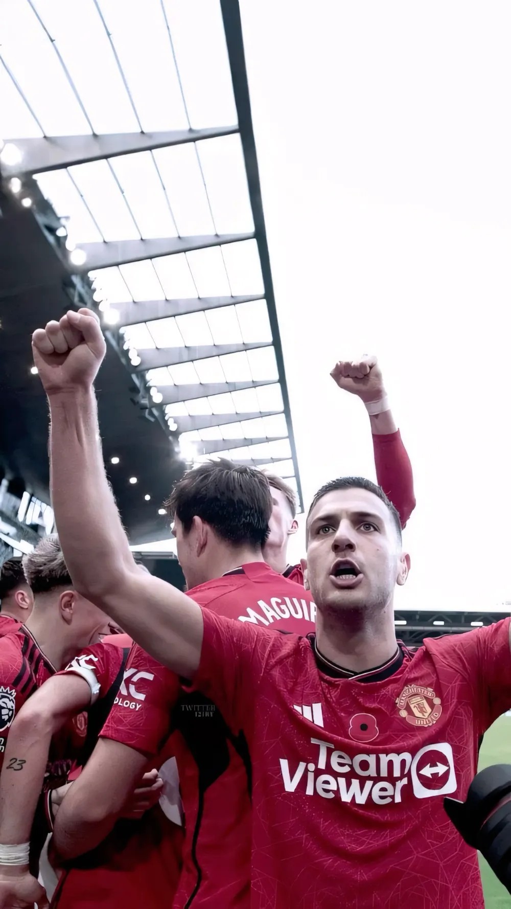 Hình nền MU 4K chất lượng studio