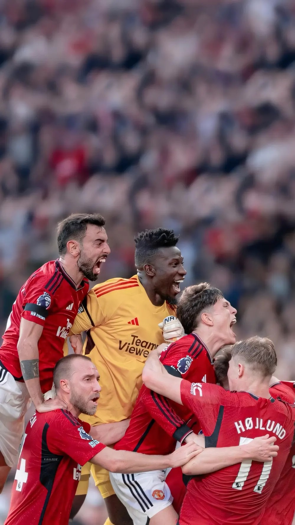 Ảnh nền MU 4K độ phân giải siêu cao cho màn hình gập