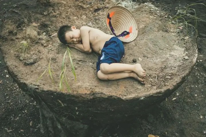 Cảm động những vần thơ về trẻ em mồ côi