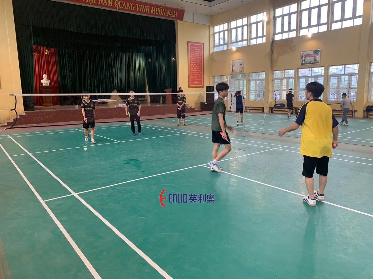 Sân cầu lông tại CLB Tống Văn Trân với không gian rộng