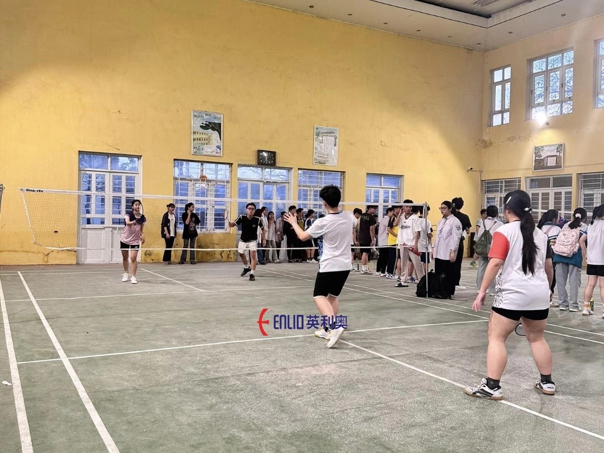 Mặt sân xanh tiêu chuẩn tại CLB Tống Văn Trân