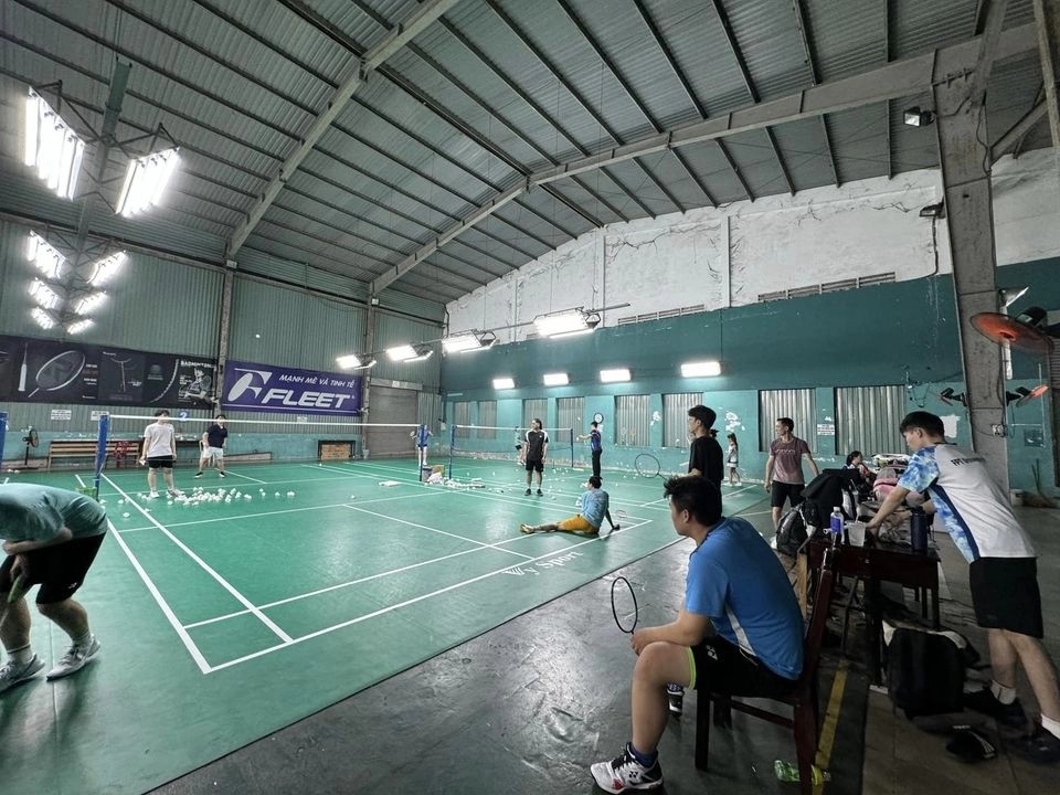 Sân cầu lông Vy Sport với không gian thân thiện