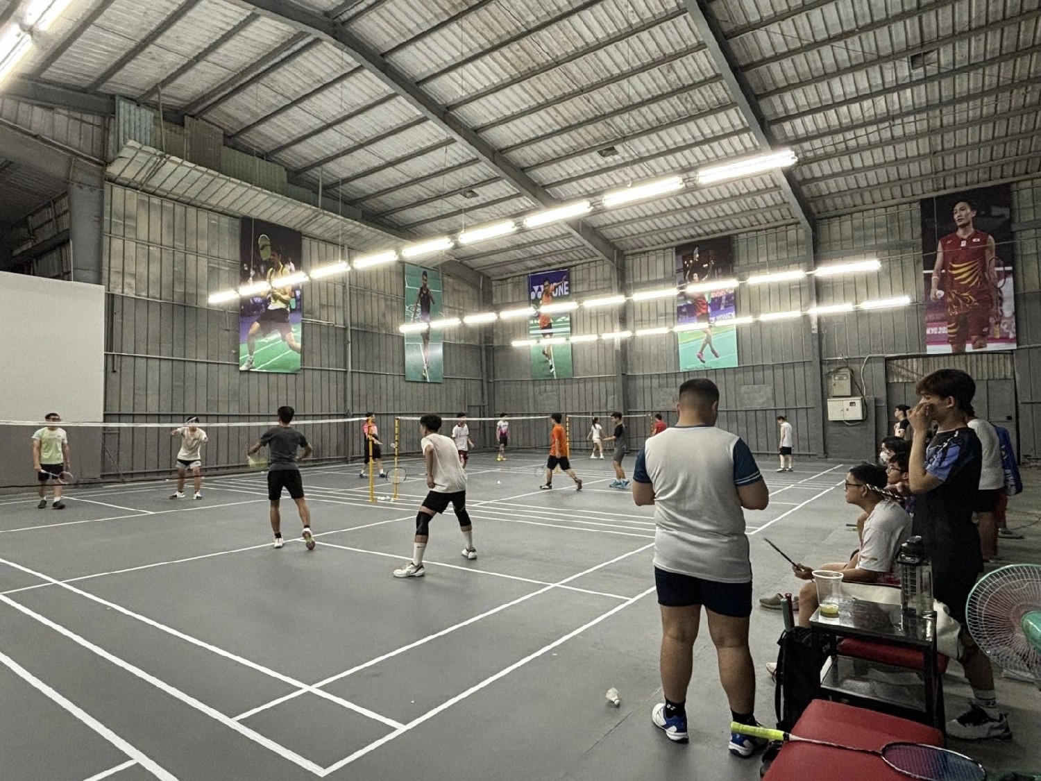 Thiết kế hiện đại của sân cầu lông Trường Đai