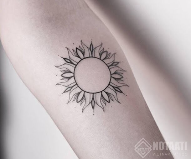 hình xăm hoa mặt trời nữ tính