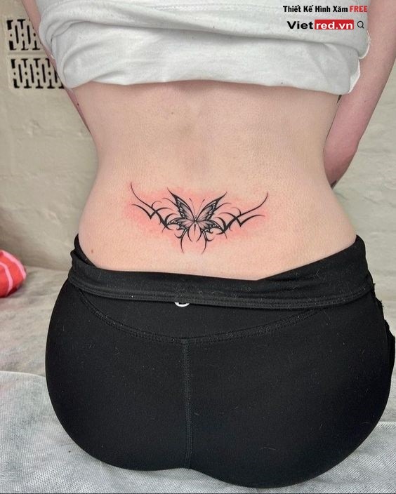 Hướng dẫn chăm sóc hình xăm sau lưng cho nữ an toàn hiệu quả