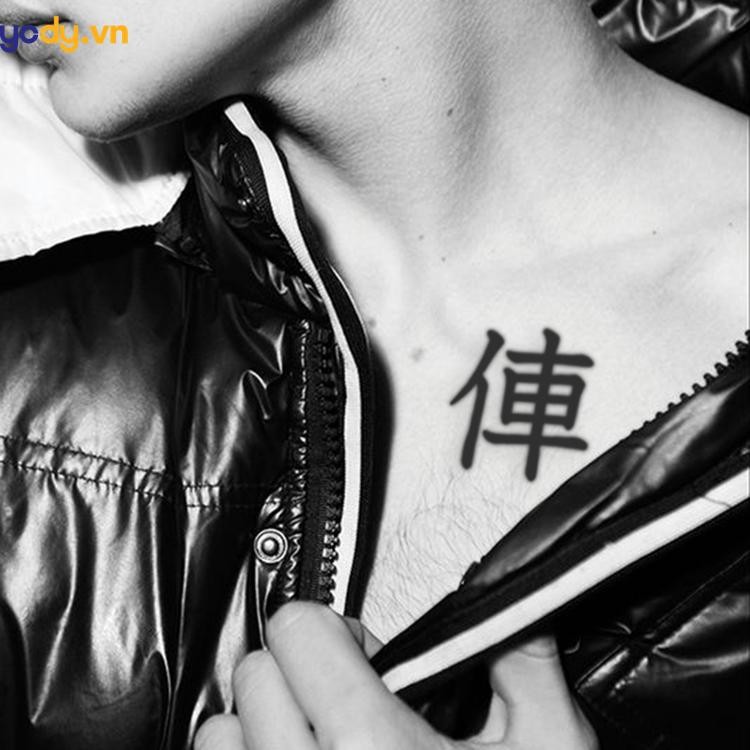Hình xăm quân xe trước ngực biểu tượng cho sức mạnh và lòng kiên định