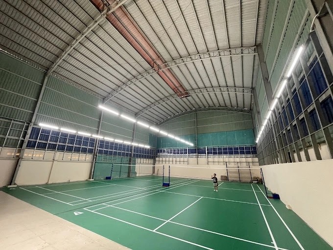 Bảng giá và không gian thực tế tại sân