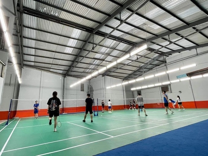 trần nhà sân cầu lông Đông Hồ
