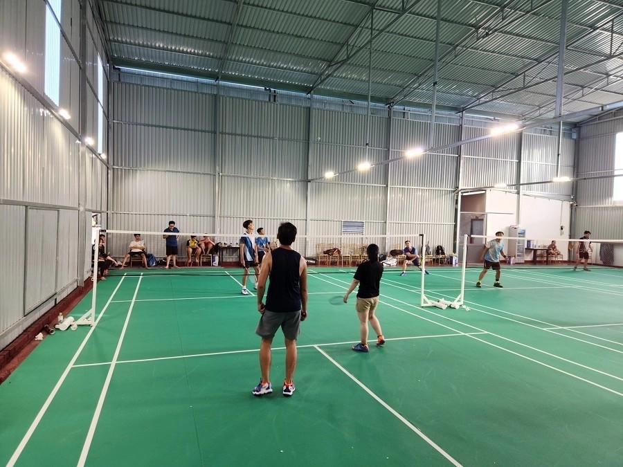 Bảng giá và hoạt động tại sân Mega