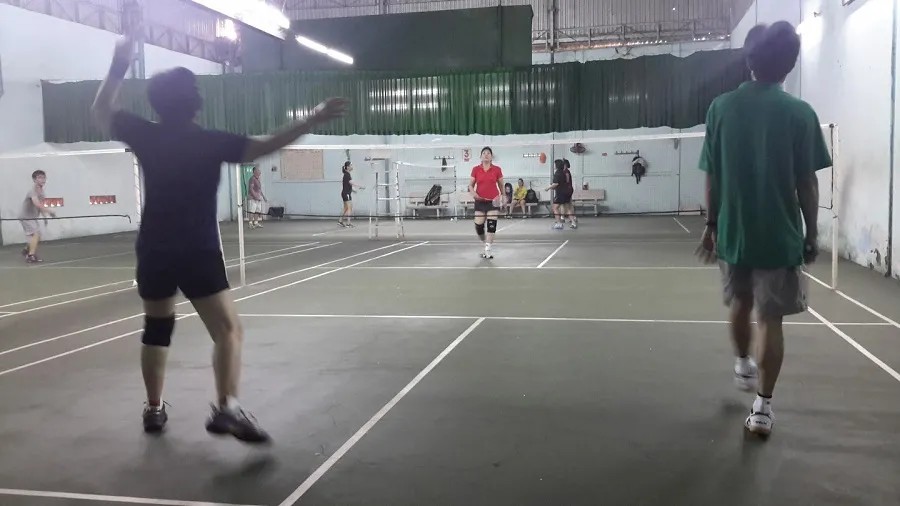 Sân cầu lông Xí Nghiệp Toa Xe Sài Gòn được đầu tư bài bản