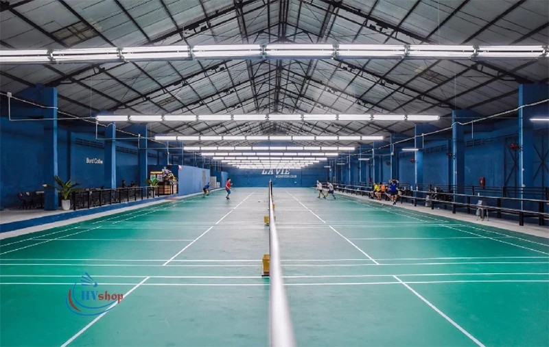 Không gian hiện đại và chuyên nghiệp bên trong sân cầu lông Lavie